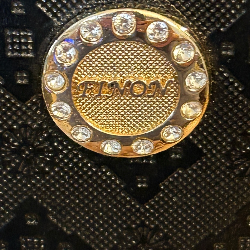 FINON Elegant Black Shoulder Bag with Gold Chain Accent - Picture 12 of 12